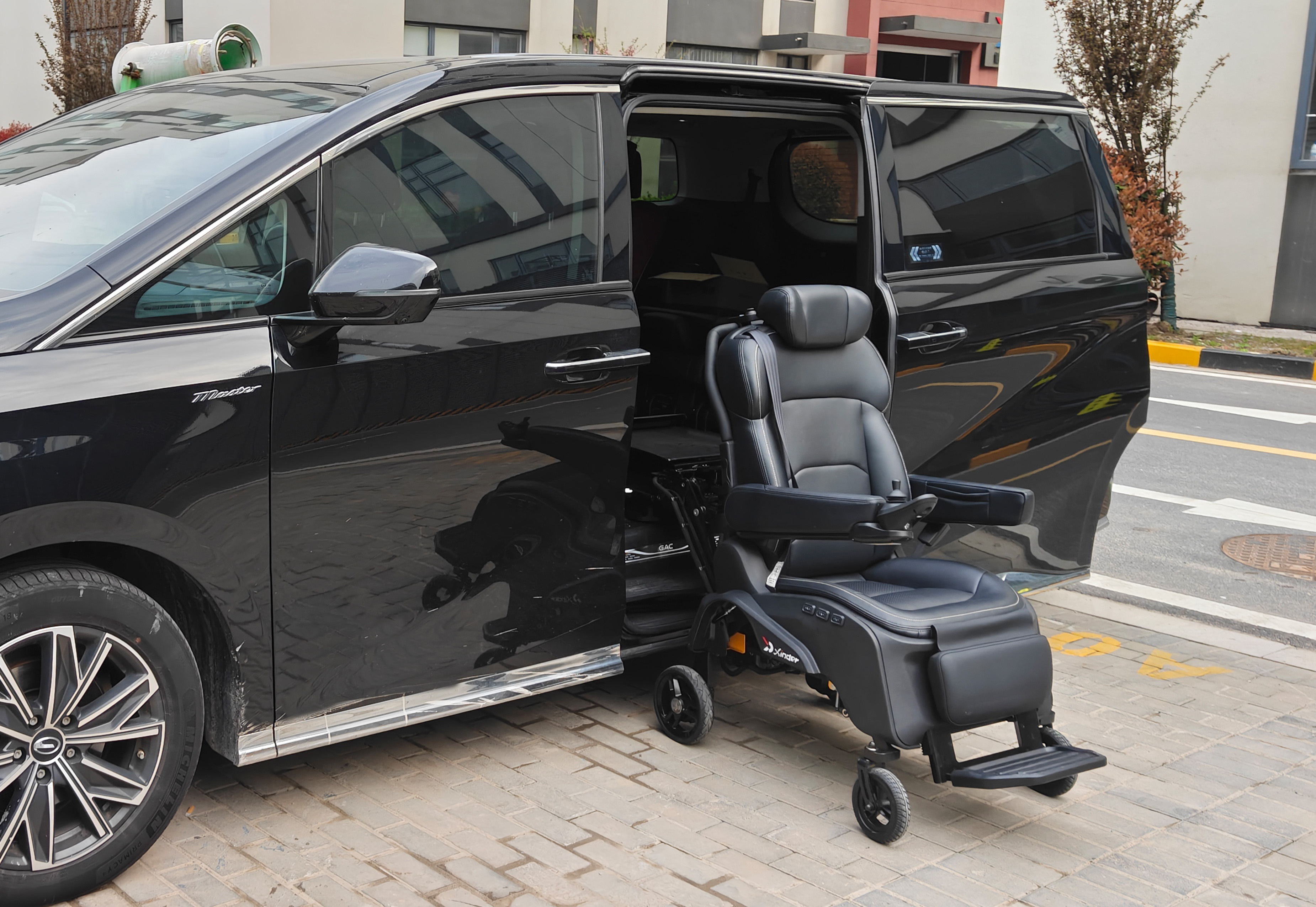 SLIFT Plus 分离式福祉座椅